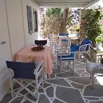 Lägenhet Kikis Sea View And Veranda